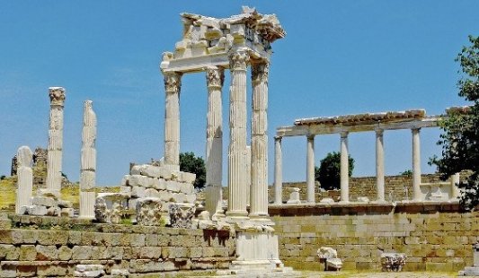 Ruinas de la vieja ciudad de Pérgamo.