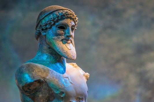 Estatua griega del dios Neptuno.